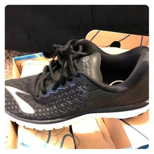 Brook walking shoes